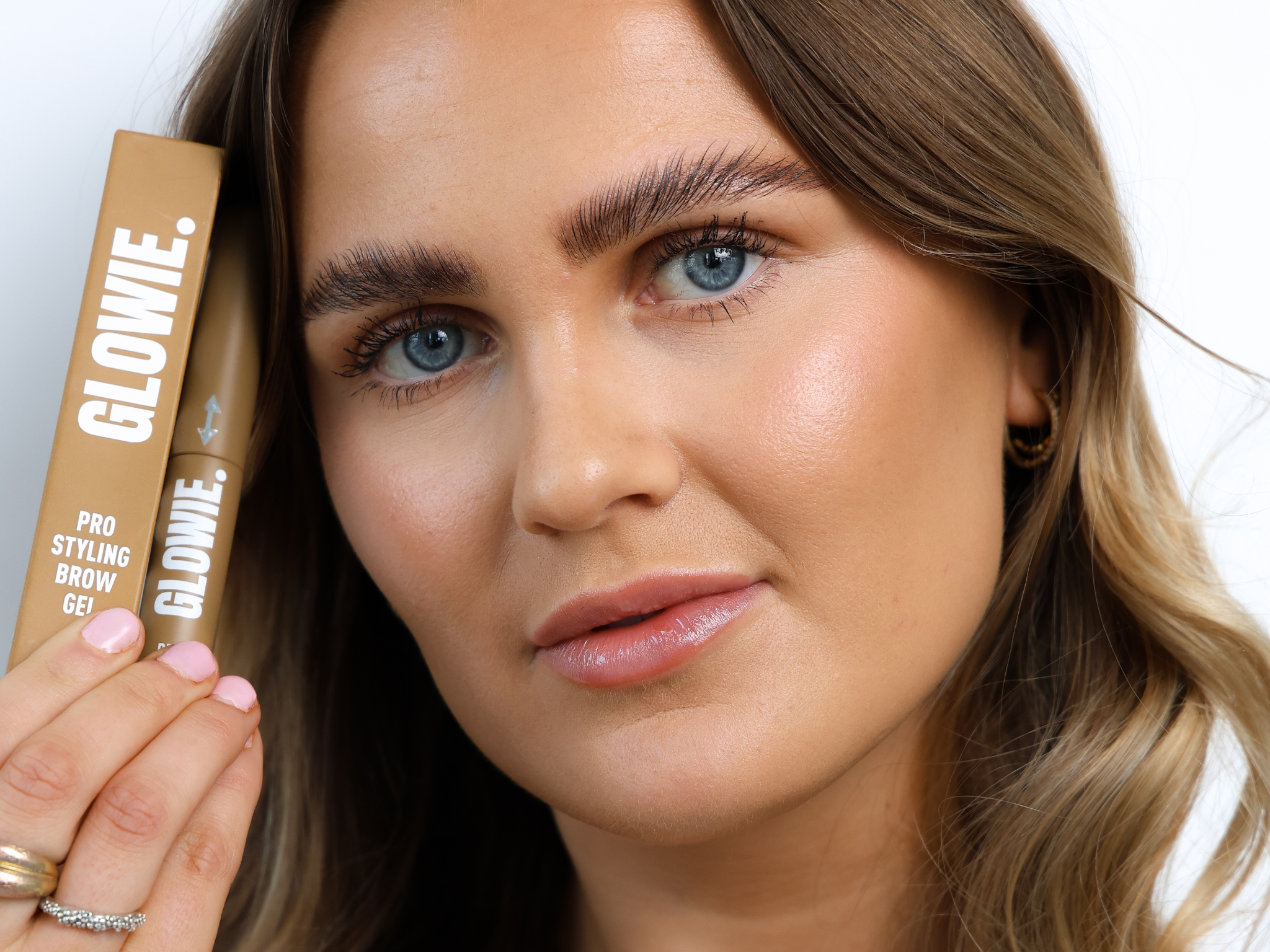 Må man farve øjenbryn som gravid?